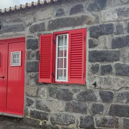 Casal Do Vulcao Capelo