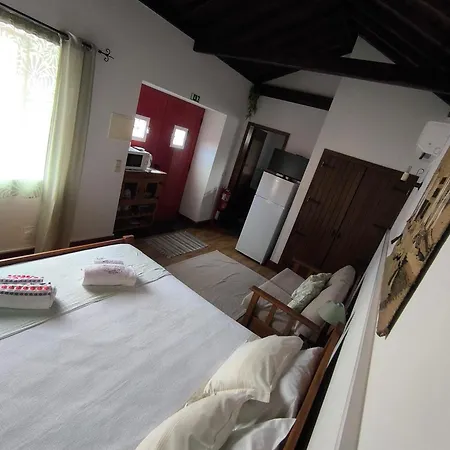 Casal Do Vulcao * Capelo