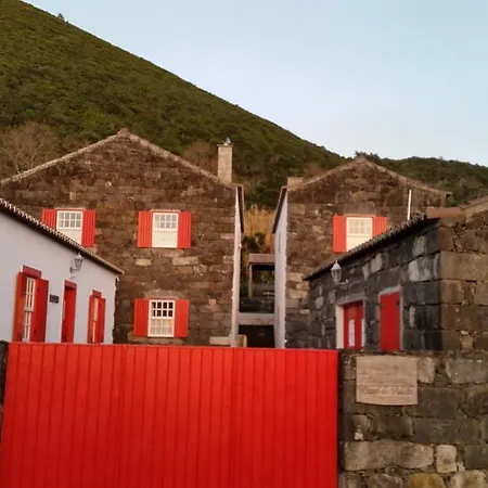 Casal Do Vulcao Kır Evi *