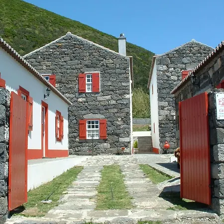 Casal Do Vulcao Kır Evi