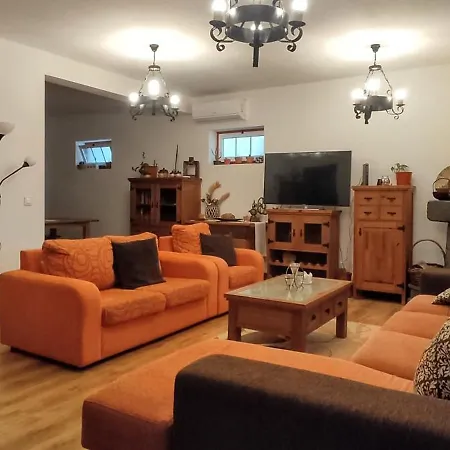 Casal Do Vulcao Kır Evi *