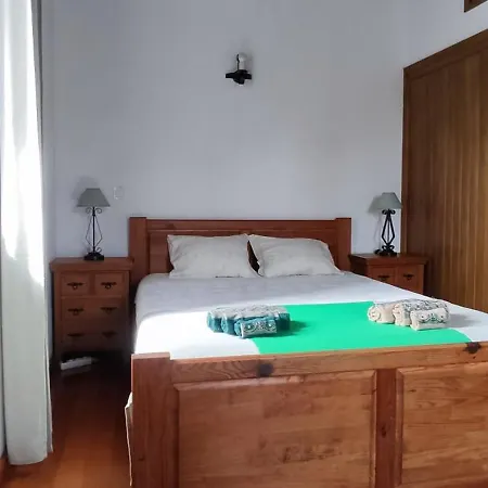 Casal Do Vulcao * Capelo