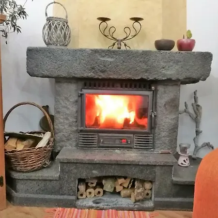 Casal Do Vulcao * Capelo